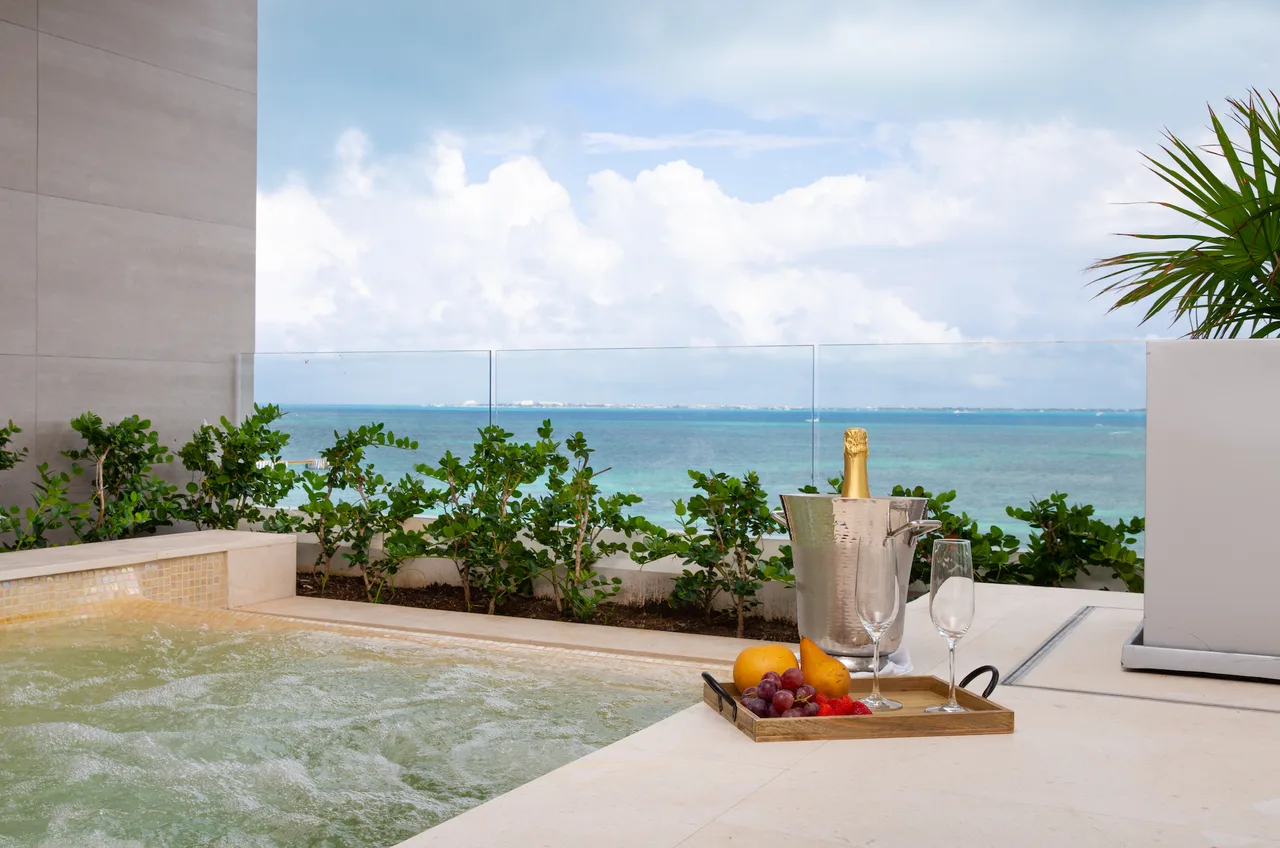 Private terrace jacuzzi facing the Caribbean Sea