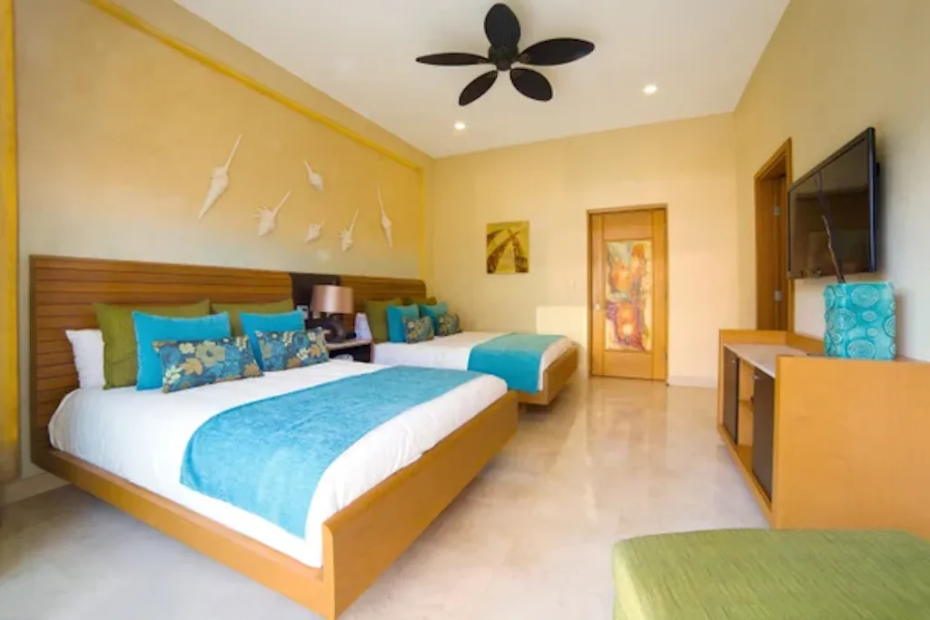 Second bedroom with two queen beds